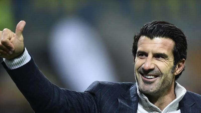 Figo lanza un dardo a Xavi por su filosofía como técnico del Barça