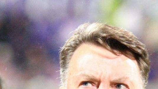 ¡DE LOCOS! Van Gaal podría volver a los banquillos de la mano de una selección