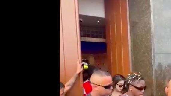 Vinicius Jr., "pillado" con la cantante Kenia Os de la mano