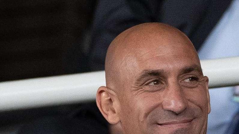 La Guardia Civil detiene a Rubiales nada más aterrizar en España