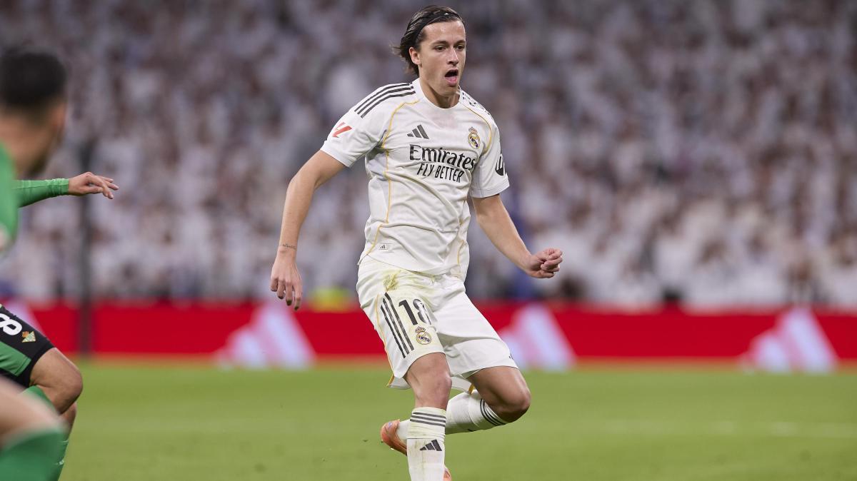 Álvaro Carreras podría quedarse finalmente en el Real Madrid