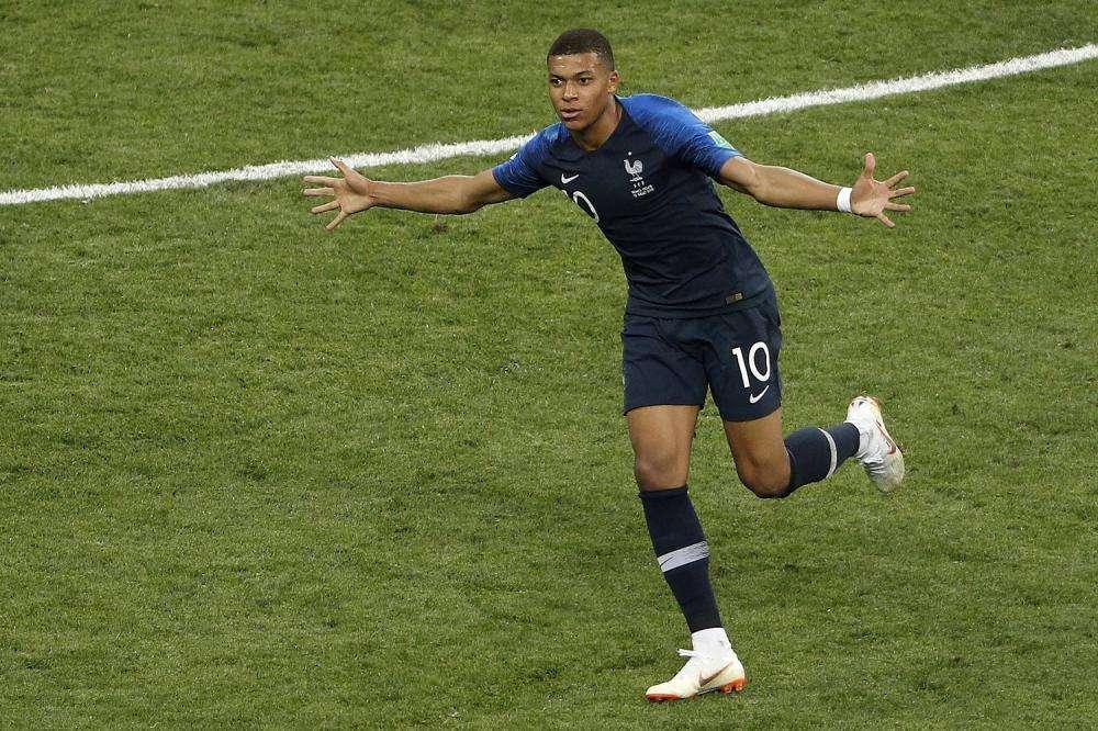Fichajes, desde el Real Madrid hablan todas las semanas con Mbappé: los detalles