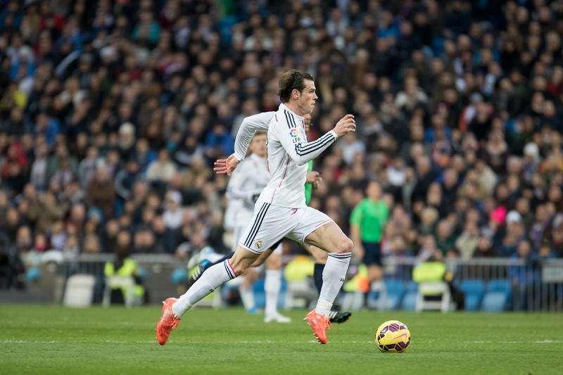 Entrenamiento en Valdebebas: Gareth Bale realiza ejercicios con balón y Carvajal se une al grupo