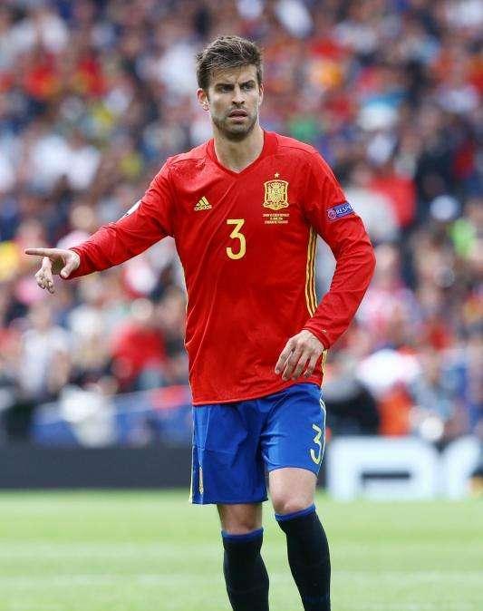 Gerard Piqué intenta poner en evidencia al Madrid y Mbappé le deja en ridículo