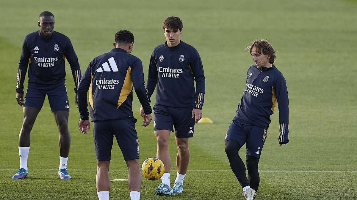 Informe del entrenamiento: Ancelotti recupera a dos lesionados ante el Betis