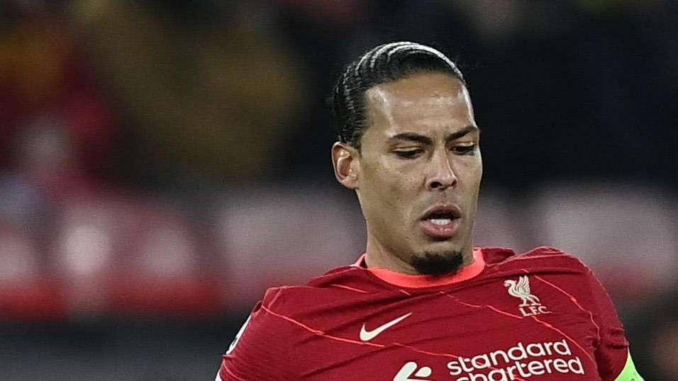 Van Dijk confirma sus molestias: "Sentí una punzada detrás de la rodilla"