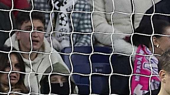 Lunin: "Solo puedo dar las gracias al equipo porque mis dedos se congelaron"