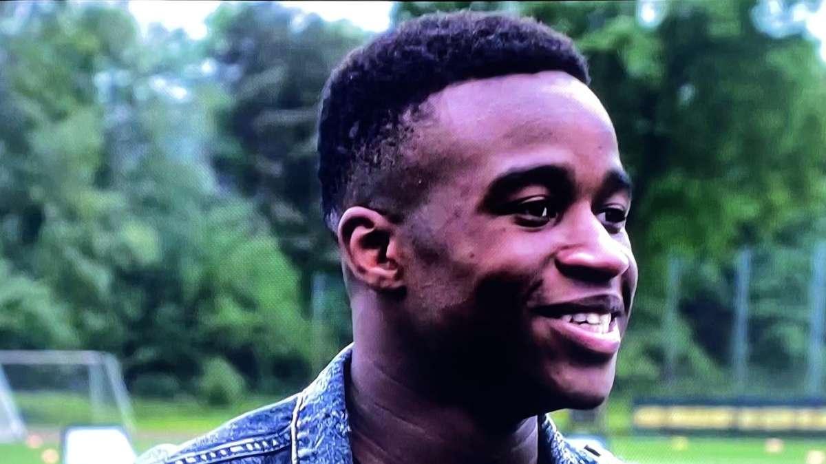 Moukoko, vinculado con Real Madrid y Barcelona, se pronuncia sobre su futuro