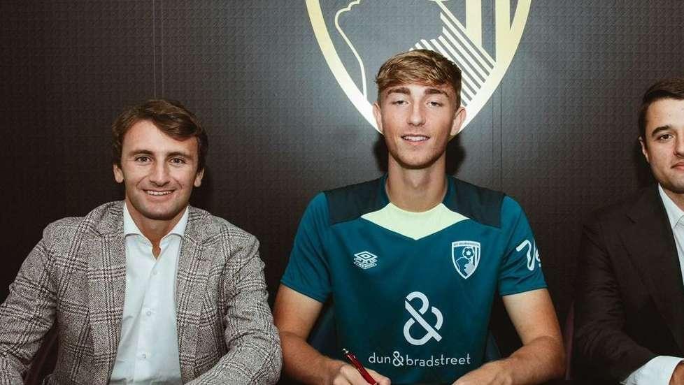 El fichaje de Huijsen es inminente: ya tiene el contrato, negociaciones con el Bournemouth...