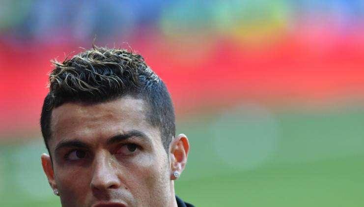 Cristiano paga su frustración con un cámara: "Enfoca al campo"