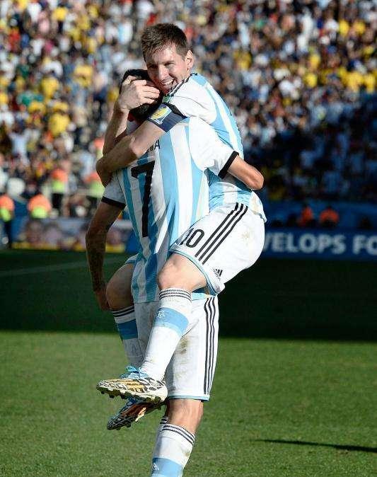 Maroto atiza a Messi y Di María: "Fueron al mismo colegio. Algo se le tuvo que pegar al exmadridista para tirarse tan bien"