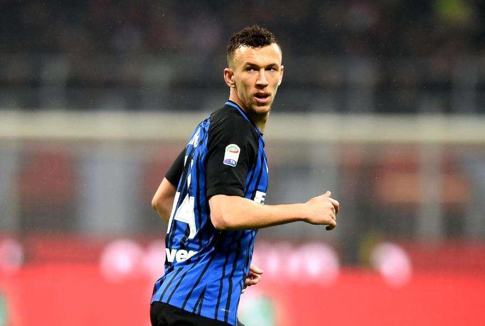 Perisic sube una foto junto a sus compañeros croatas del Inter, etiqueta a Modric y pregunta: ¿quién es el siguiente?