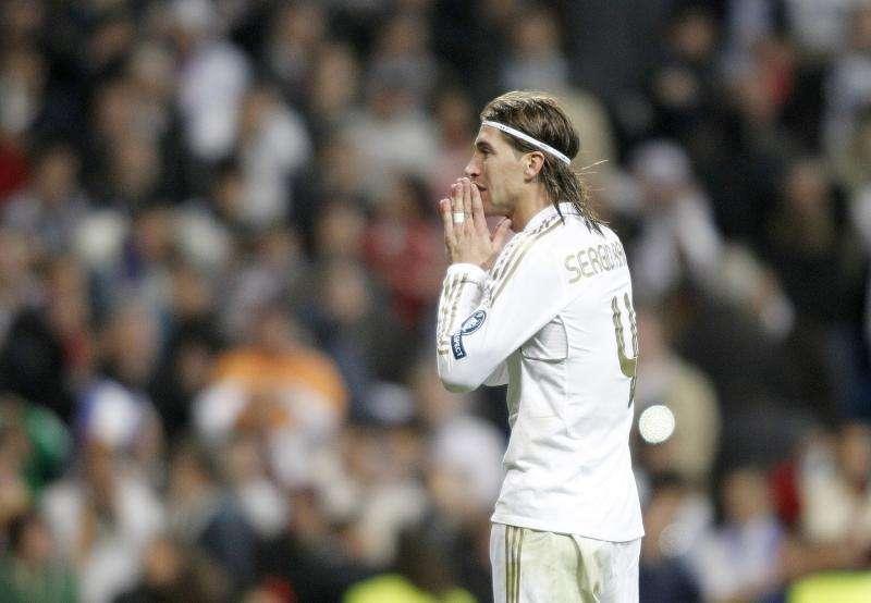 Ramos vivió una pesadilla en el Pizjuán: se acordaron de su madre, de Alves y de Rakitic