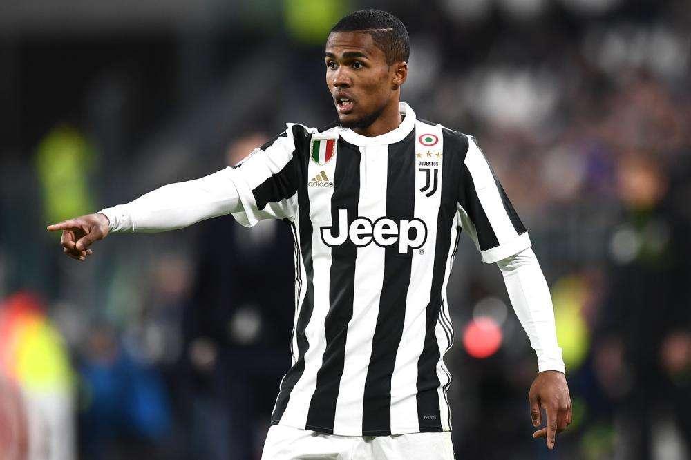 Douglas Costa, sobre el Madrid-Barça: "La Juventus está al mismo nivel que ellos"