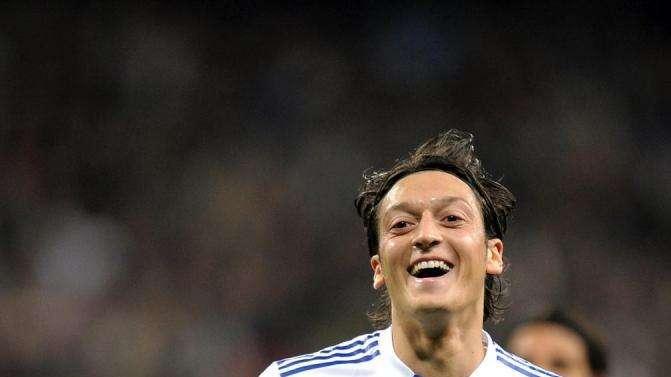 Özil revela el enfado de Cristiano Ronaldo por su venta al Arsenal