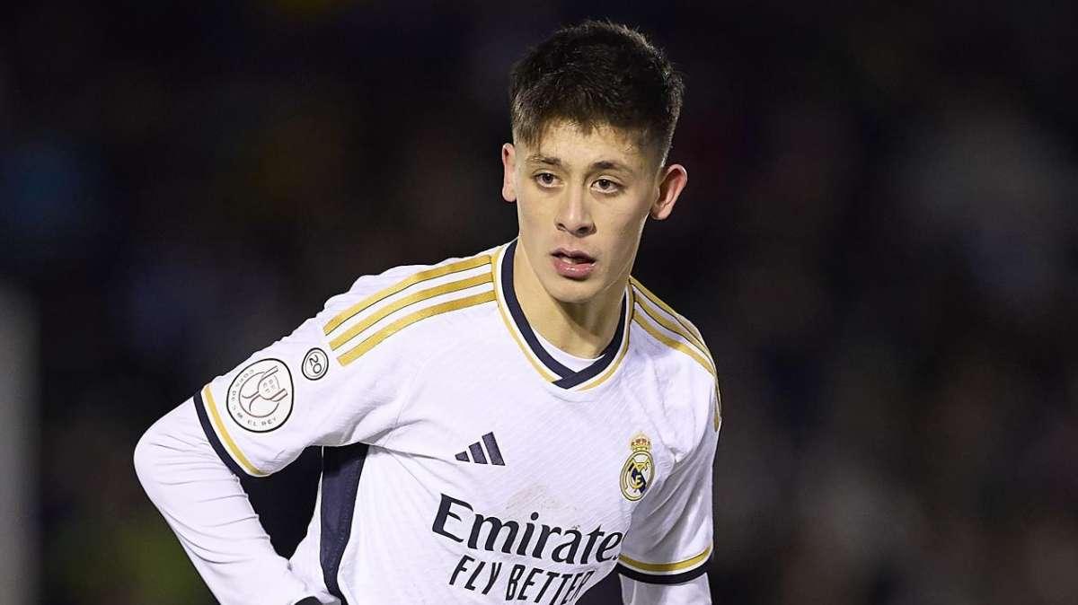 Arda Güler enamora a la afición el día de su debut con el Real Madrid