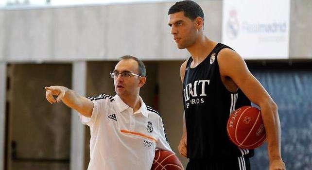 Mejri entrena por primera vez con el Real Madrid