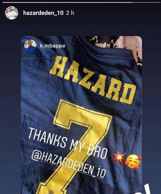 FOTO - Mbappé presume de camiseta de Hazard en redes sociales