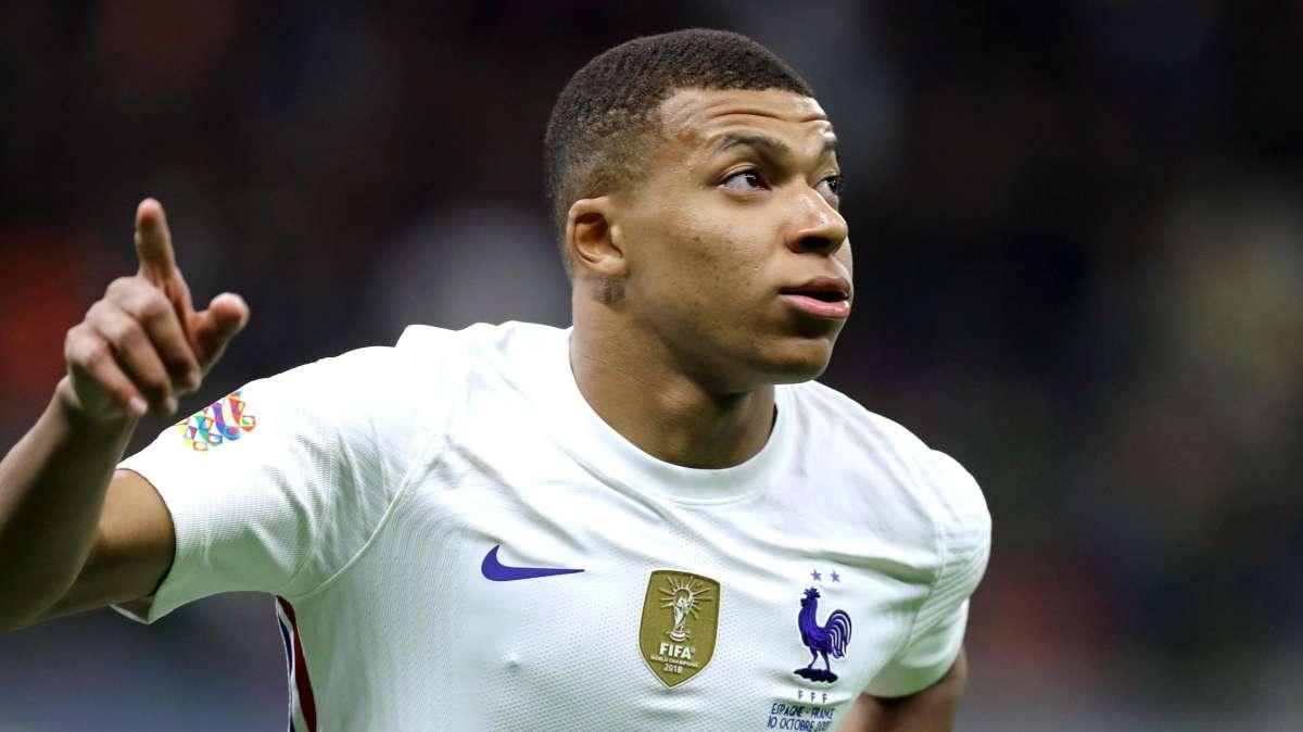 La foto de Mbappé con el escudo del Real Madrid que se ha hecho viral