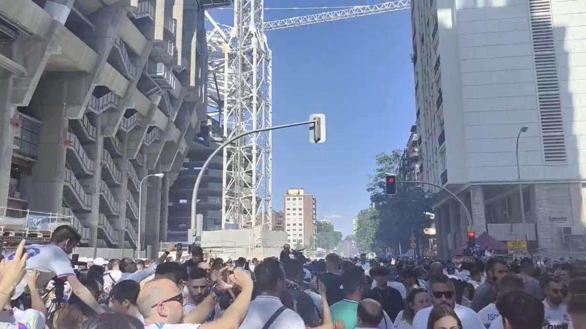 ¡QUÉ LOCURA! Así están los aledaños del Santiago Bernabéu antes de la final