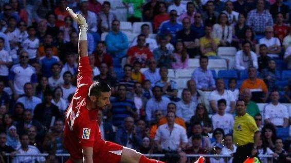 EcoDiario: El Real Madrid busca en el mercado el sustituto de Casillas