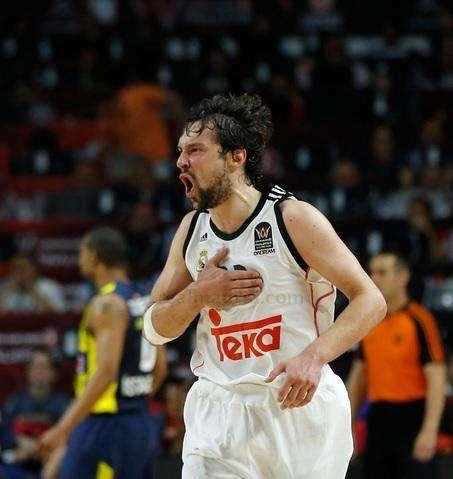 El Madrid desata la polémica con su celebración en el vestuario: "Era campo atrás"
