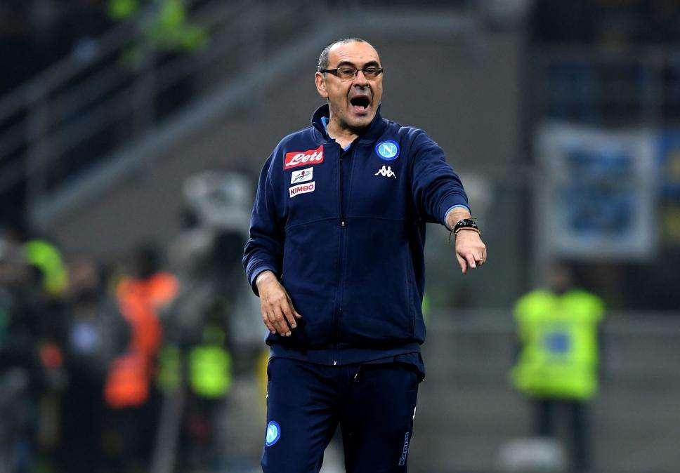La decisión que ha tomado el presidente Nápoles con su entrenador, Sarri, en la lista del Madrid