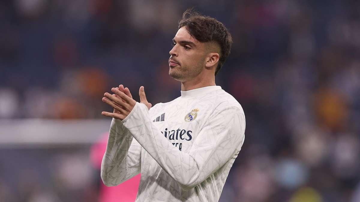 Asencio: "Me ha sido fácil la adaptación al lateral"
