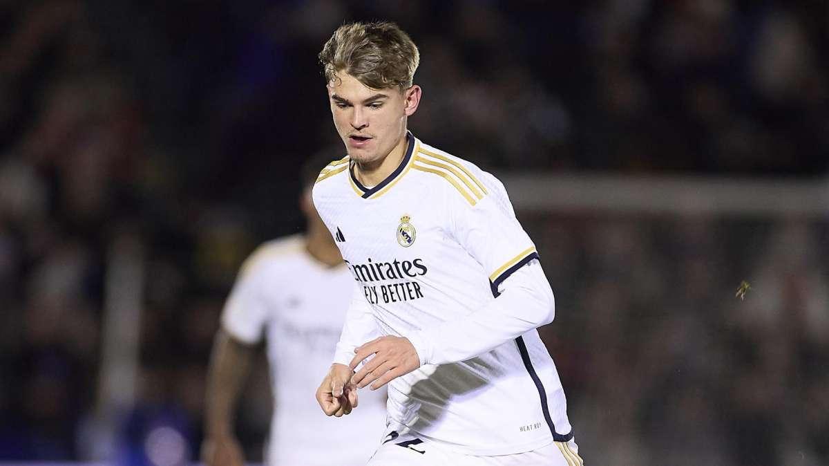 Real Madrid Castilla 5-1 Real Murcia: Nico Paz lidera la locura