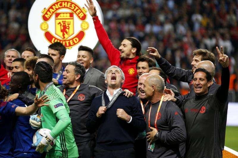 El Manchester United ha sido el equipo que más dinero ha gastado en los últimos 4 años: ¡733 kilos!