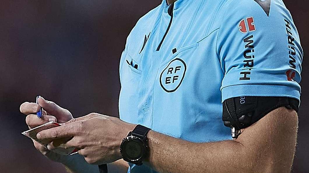 Más polémica: el árbitro que expulsó a Vinicius en Mestalla pitará el derbi