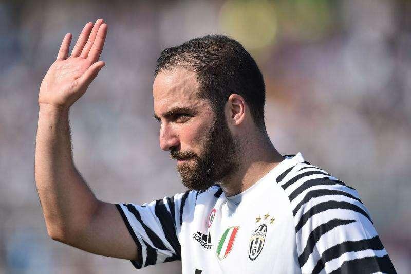 Higuaín precavido ante el Barcelona: "No sé si será suficiente el 3-0"