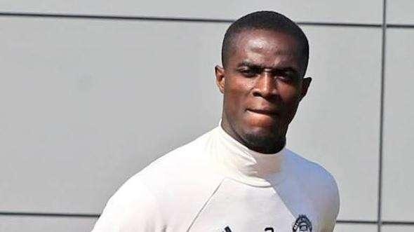 Primer contratiempo para Mourinho: Bailly suspendido y se perderá la Supercopa