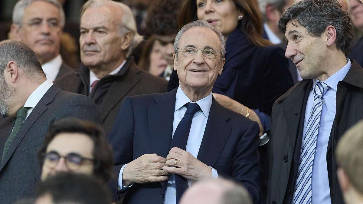 Álvarez de Mon: "El Real Madrid está trabajando en dos operaciones"