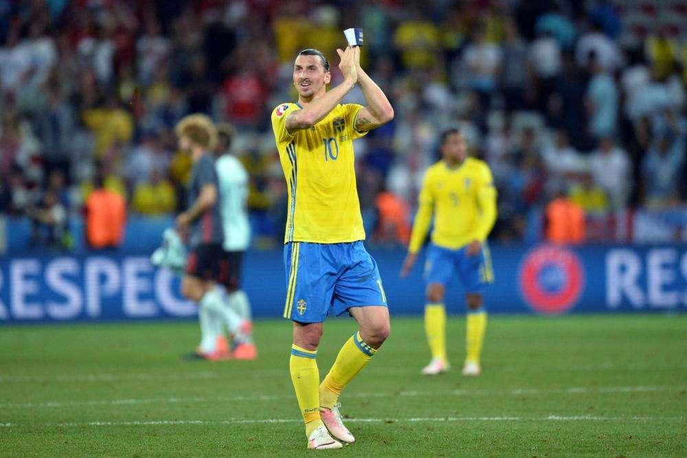 Ibrahimovic no contempla la retirada: "¿Renovación? No es el momento para hablar de ello, pero lo tendré que hablar con el club"