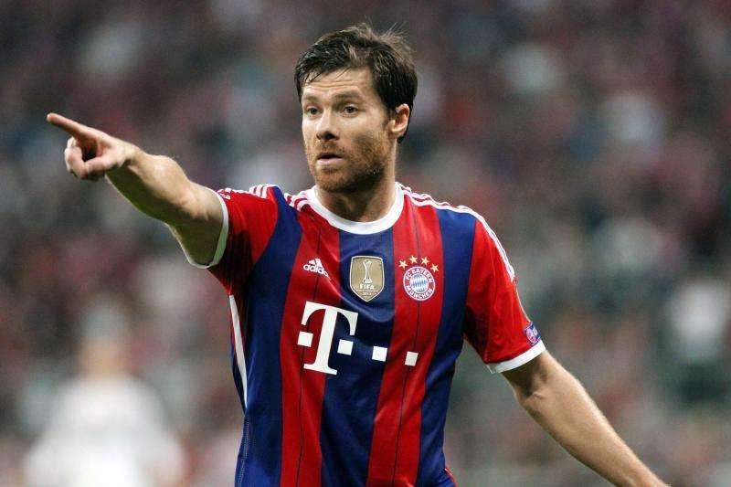 Tuttosport: Xabi Alonso y Dante podrían abandonar el Bayern al final de temporada