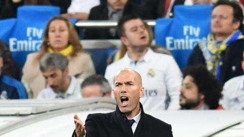 ALINEACIONES PROBABLES - Con Benzema y la mente puesta en Nápoles; el Eibar apunta alto