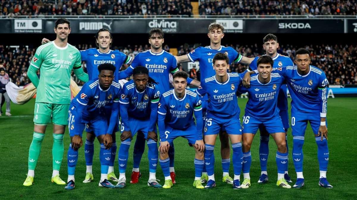 Tomás Roncero carga contra dos futbolistas: "Son una moneda al aire"
