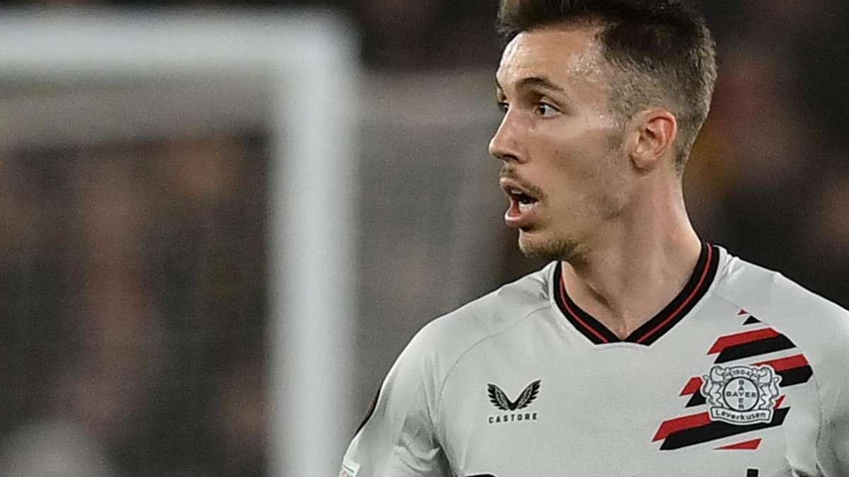 Grimaldo irrumpe en el radar del Real Madrid para el lateral izquierdo 
