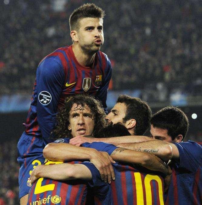 FOTO - Piqué volvio a hacer el gesto de la manita como en 2010