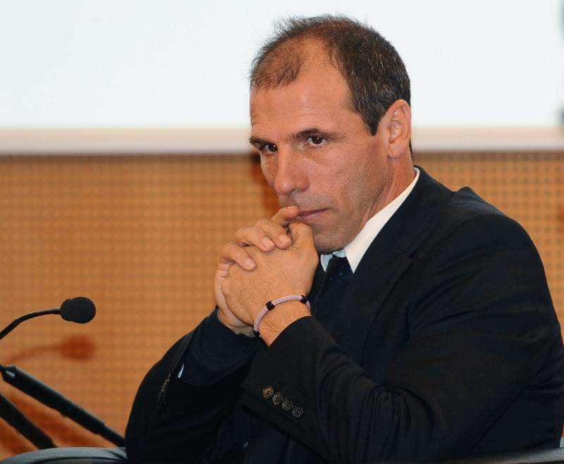 Zola: "Varane podría ser un buen fichaje para el Chelsea"