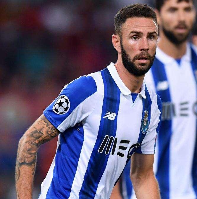 As - Layún puede ser la gran novedad en el lateral derecho
