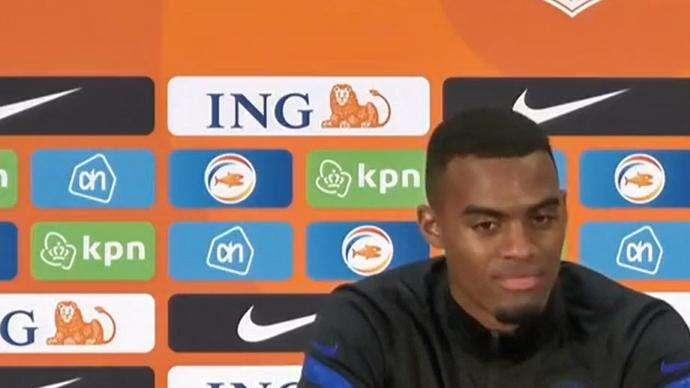 Varios jugadores del Ajax fueron espiados ayer por el Real Madrid