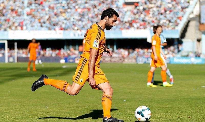 Arbeloa, muy cerca del Nápoles