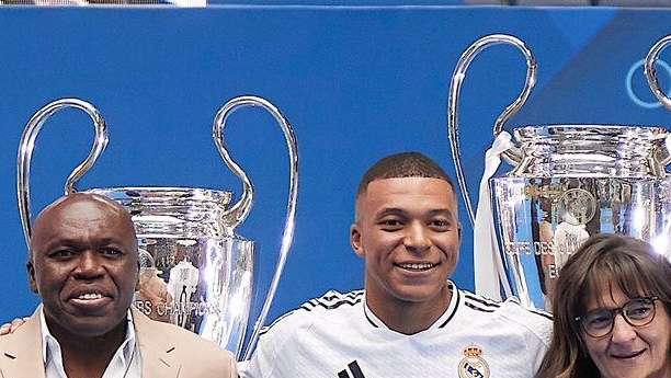 Pedrerol revela la frase que más repitió la madre de Mbappé a Florentino en los últimos meses