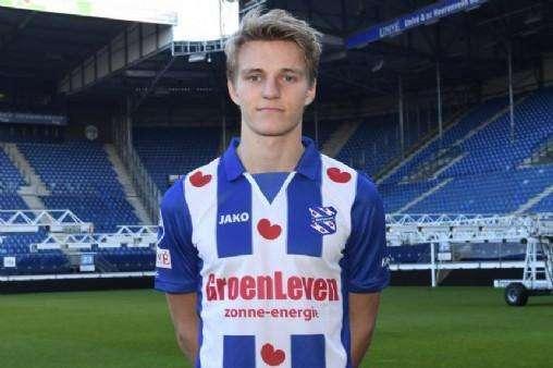En Holanda dudan de Odegaard: "Hace perder el equilibrio al equipo"