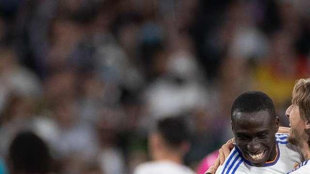 Ancelotti: "Modric nunca lo va a aceptar. El futuro de Mendy..."