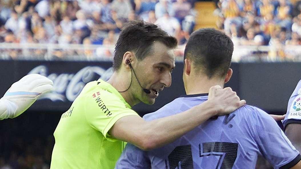 El enfado del Real Madrid con los árbitros y la goleada del femenino