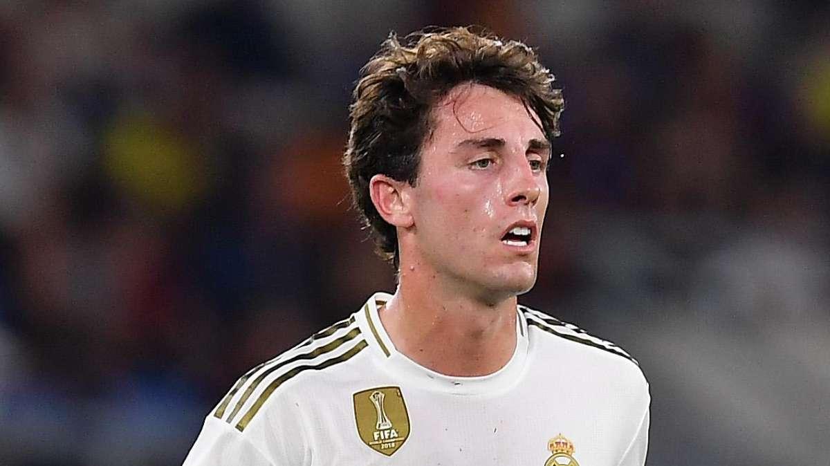 Fichajes | Acuerdo entre Real Madrid y Fiorentina por Odriozola: falta el 'sí' del jugador