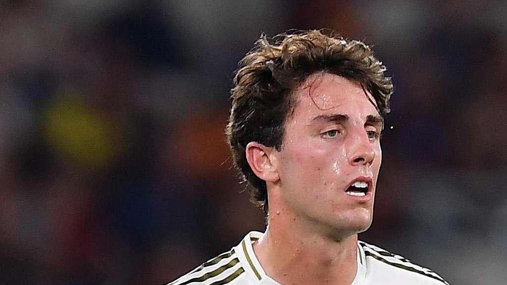 PARTE MÉDICO - El Real Madrid se queda sin laterales diestros: Odriozola, lesionado
